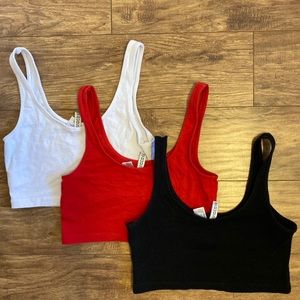 Three cute crop tops ❤️🖤🤍